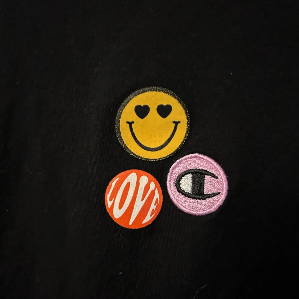 BLACK CHAMPION SMILEY PATCH TEE - Picture 3 of 7